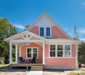 Coho Cottage, Village of Empire MI, Steps from SBD